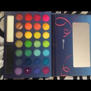 Eyeshadow palette